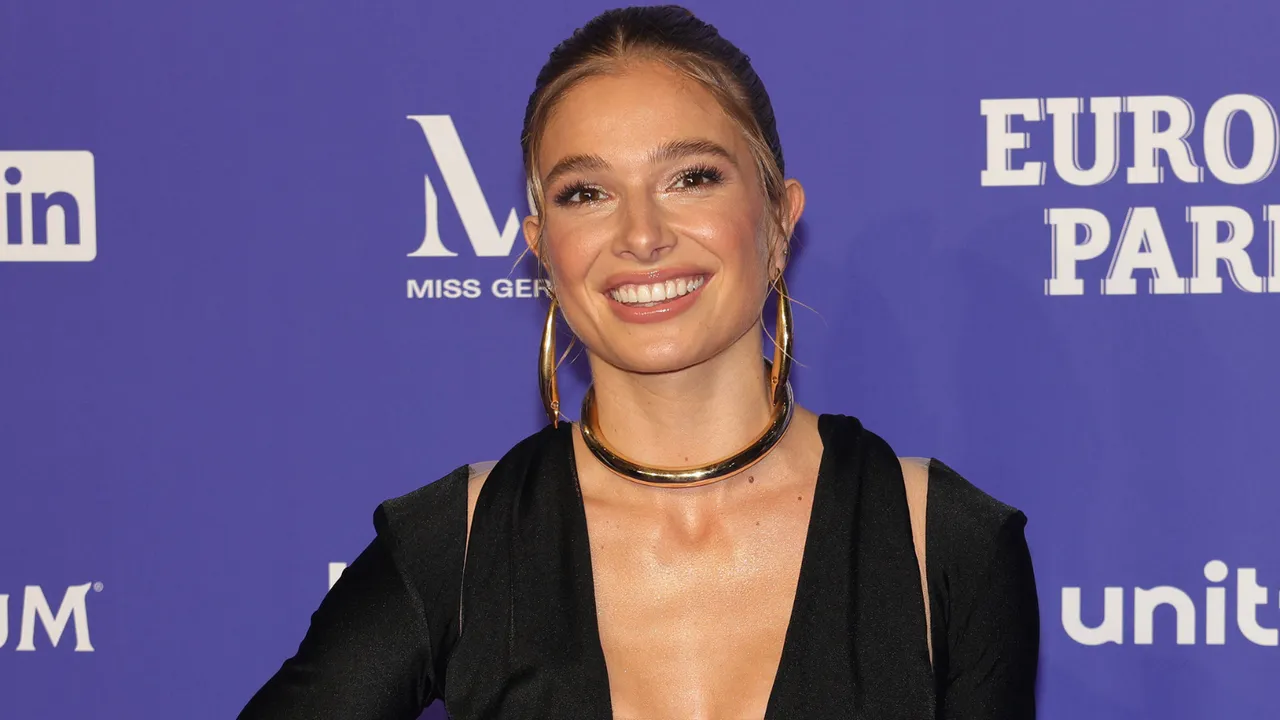 Lola Weippert Freund Familie und Co. Lola Weippert auf dem roten Teppich eines Events in 2024 - Foto: IMAGO / Bildagentur Monn