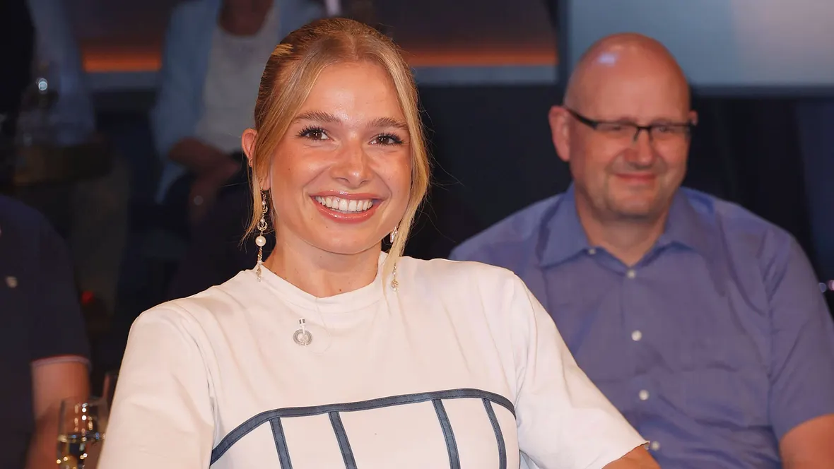 Lola Weippert wird Spiegel-Bestsellerautorin