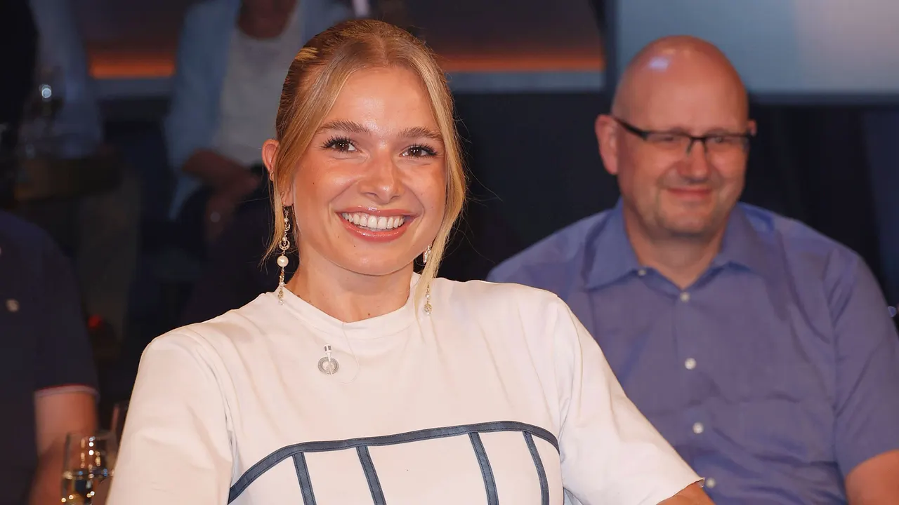 Lola Weippert wird Spiegel-Bestsellerautorin Lola Weippert wird Spiegel-Bestsellerautorin - Foto: IMAGO / Future Image