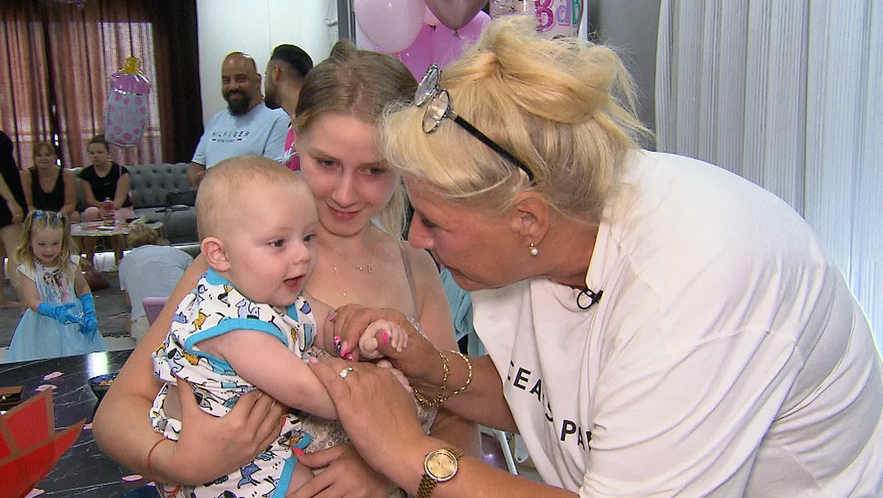 Loredana, Aurelio und Silvia Wollny Loredana, Aurelio und Silvia Wollny - Foto: RTLzwei