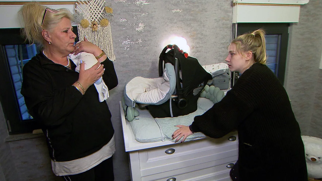Loredana und Silvia Wollny mit Baby Loredana und Silvia Wollny mit Baby - Foto: RTLzwei