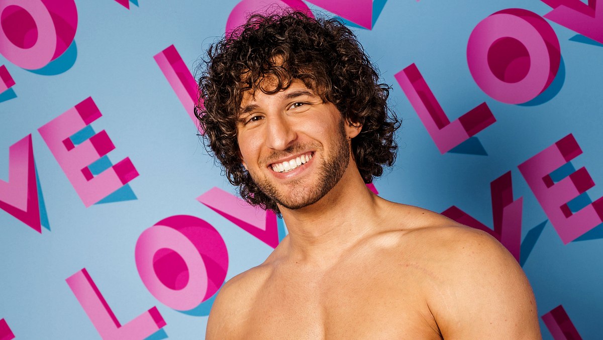 Love Island 2022 Adriano