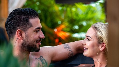 Bucci & Vanuschka Love Island 2022 - Foto: RTLZWEI/Thomas Reiner