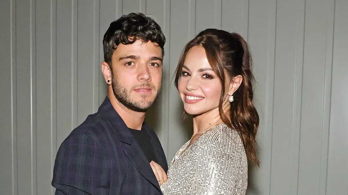 Christina und Luca Hänni schauen in die Kamera