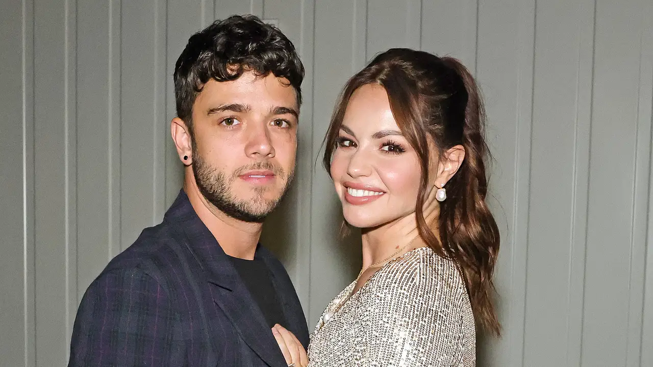 Christina und Luca Hänni Christina und Luca Hänni schauen in die Kamera - Foto: IMAGO / Bildagentur Monn
