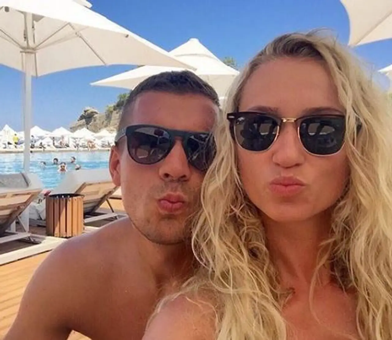 Lukas Podolski: Süße Verkündung! Lukas Podolski: Süße Verkündung! - Foto: Instagram/ Lukas Podolski