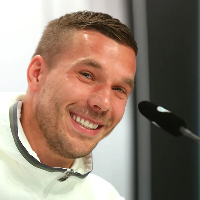 Lukas Podolski 80 Prozent Von Euch Kraulen Sich Auch An Den Eiern Intouch