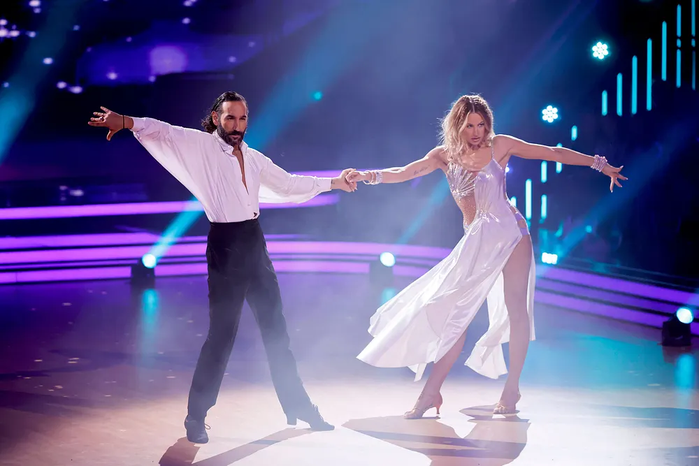 Lulu Lewe & Massimo Sinató bei "Let's Dance" 2024 Lulu Lewe & Massimo Sinató bei "Let's Dance" 2024