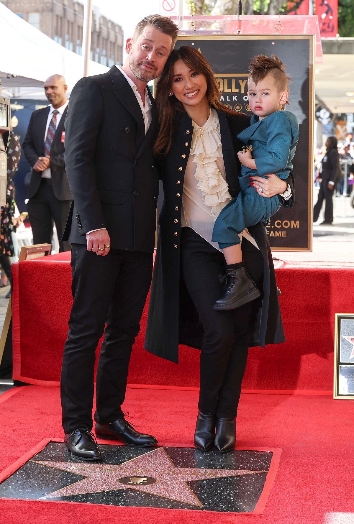 Macaulay Culkin, seine Verlobte Brenda Song & Sohn Dakota