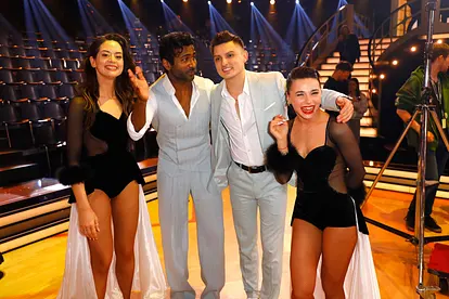 Malika Dzumaev, Biyon Kattilathu, Zsolt Sandor Cseke und Anastasia Maruster während der 17. Staffel der RTL-Show "Let's Dance" auf dem Parkett.
