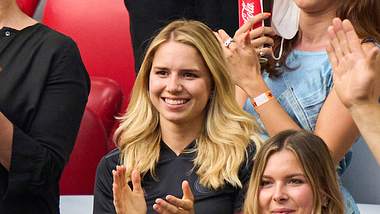 Manuel Neuers Freundin Anika Bissel bei der EM 2021 - Foto: Imago