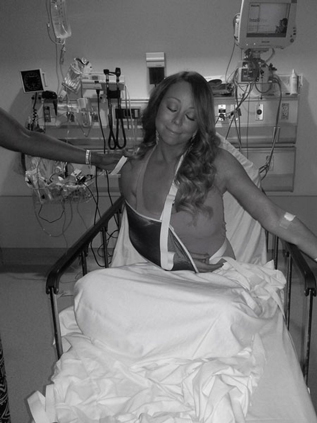 Mariah Carey hat sich an der Schulter verletzt.