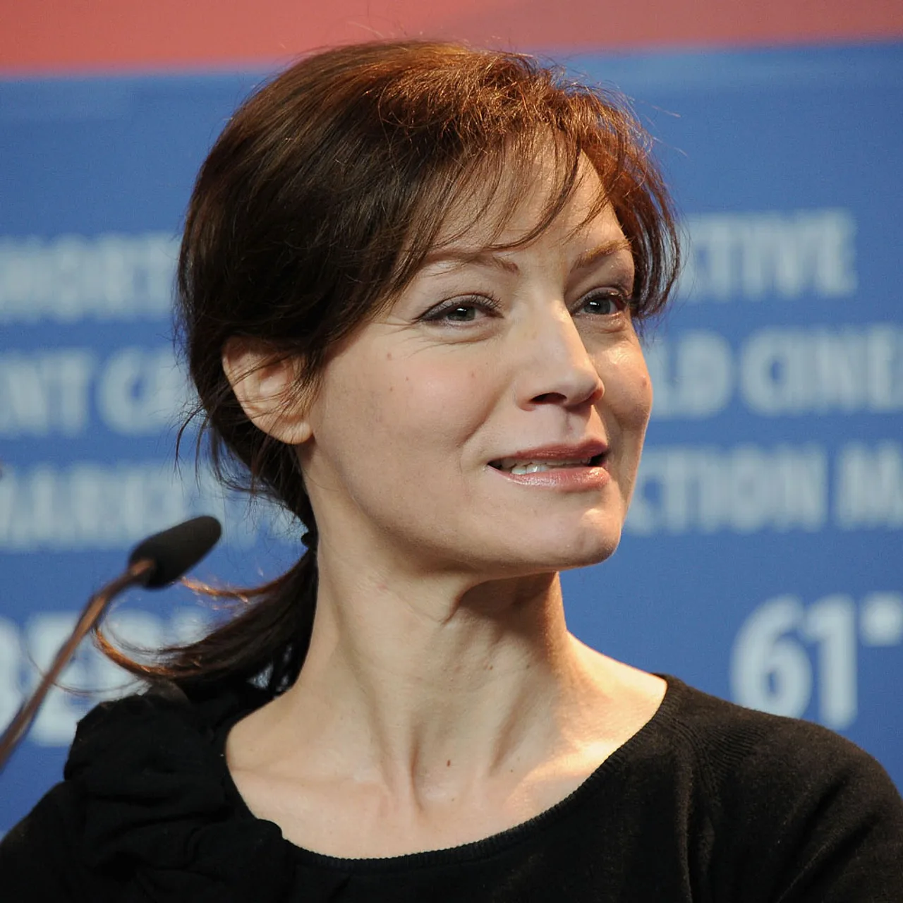 Marion Mitterhammer: "Sturm der Liebe"-Star zeigt sich erstmals mit Glatze! Marion Mitterhammer: Sturm der Liebe-Star zeigt sich erstmals mit Glatze! - Foto: gettyimages