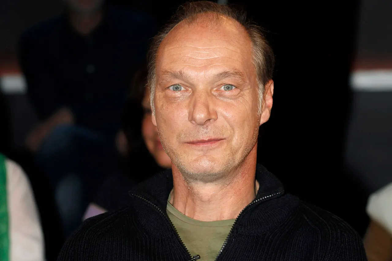 martin brambach angst imago309532253 Martin Brambach schaut ernst in die Kamera. - Foto: IMAGO / Future Image