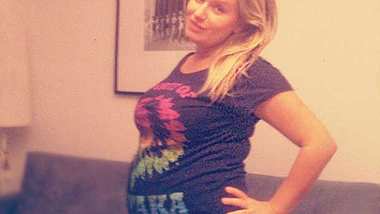 Stolz zeigt Marylu Poolman ihren Babybauch - Foto: instagram.com/marylupoolman