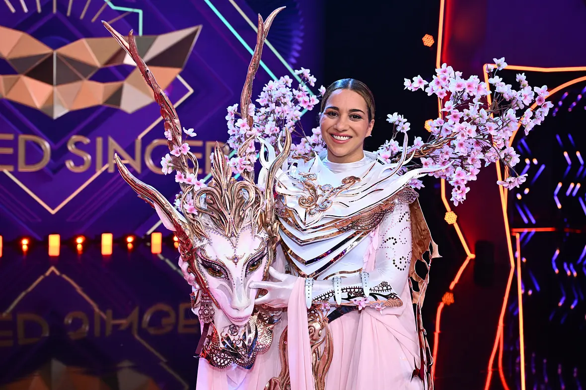 The Masked Singer: Elgonia ist Nadja Benaissa The Masked Singer: Elgonia ist Nadja Benaissa