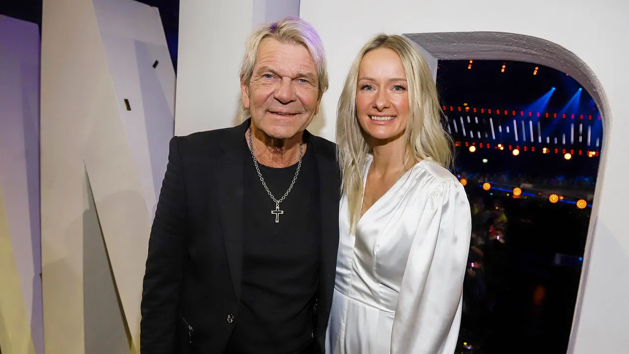 Matthias Reim mit Ehefrau Christin Stark Matthias Reim mit Ehefrau Christin Stark - Foto: IMAGO / BREUEL-BILD