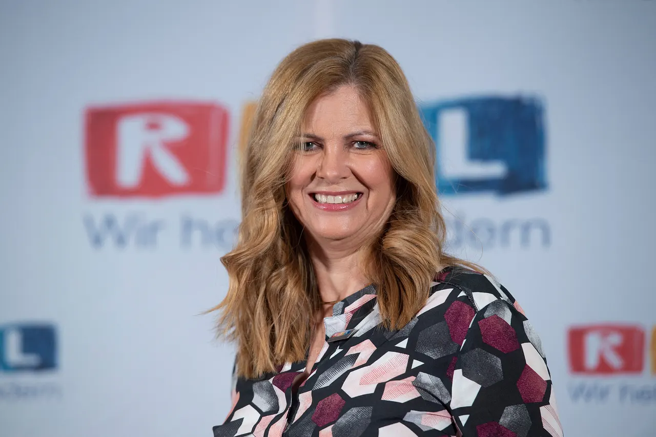 Maxi Biewer war ein Star und eine Kultfigur bei RTL Maxi Biewer posiert vor der Kamera für RTL - Foto: IMAGO