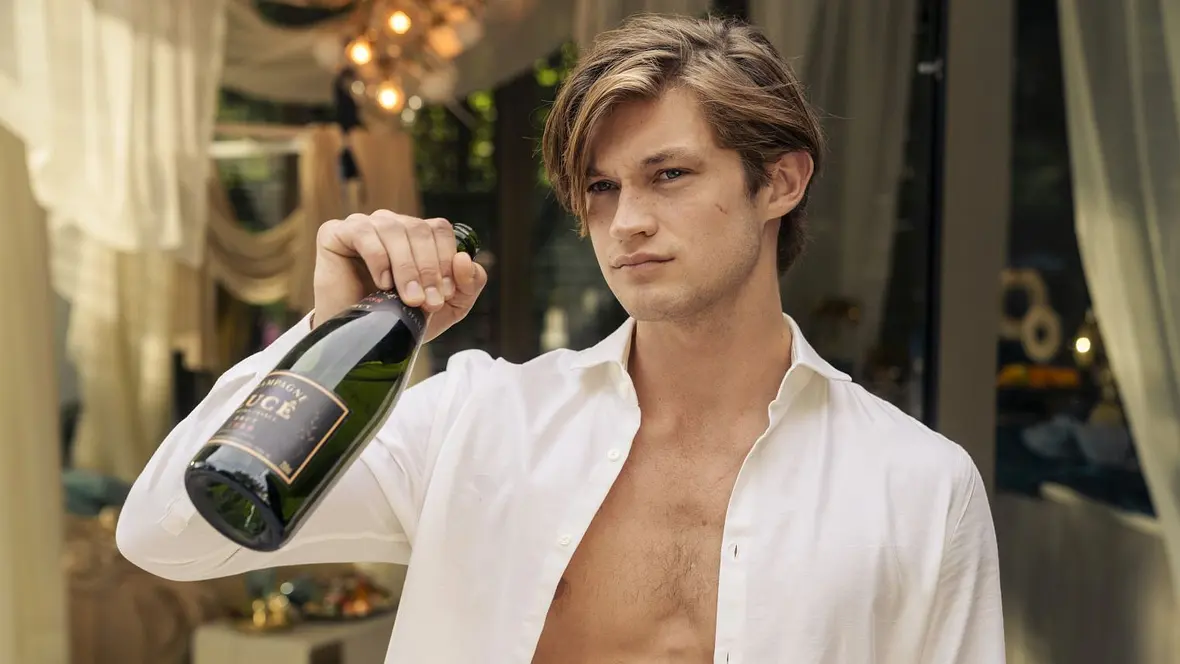 Maxton Hall: Damian Hartung als James Beaufort