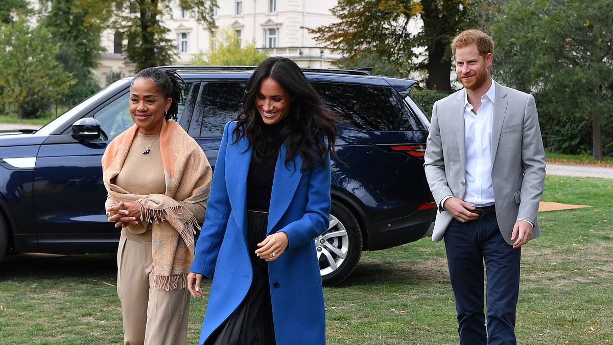 Schwangere Herzogin Meghan: Mutter Doria ist in London angekommen