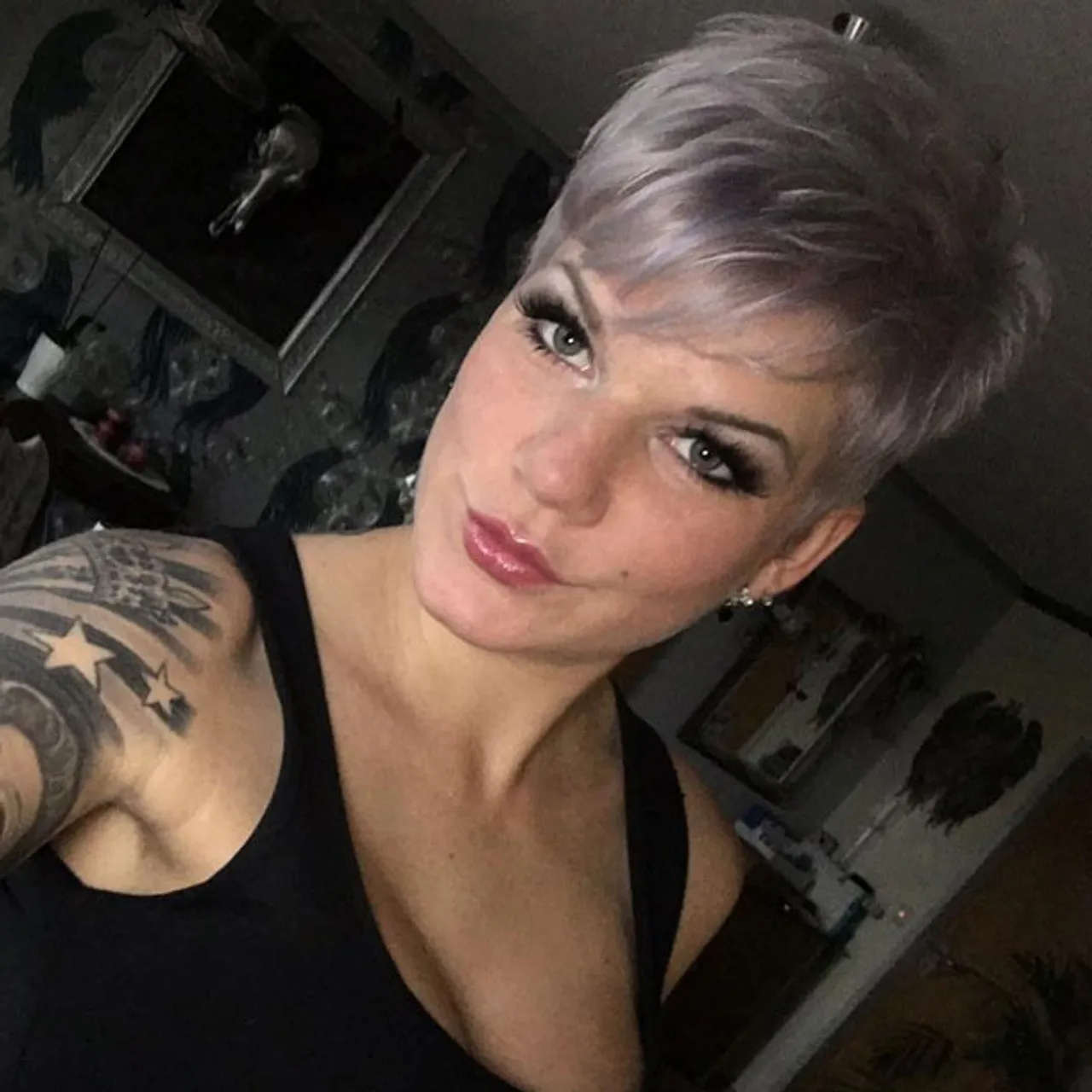 Melanie Müller überrascht mit neuem Look Melanie Müller überrascht mit neuem Look - Foto: Facebook.com / Melanie Müller