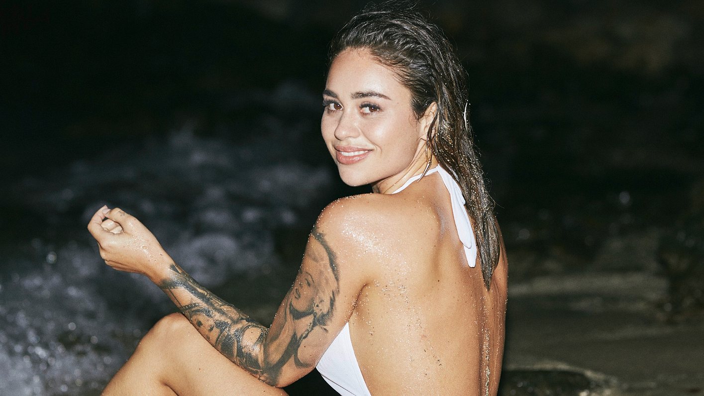 Bachelorette Melissa Damilia nackt mit Tattoos