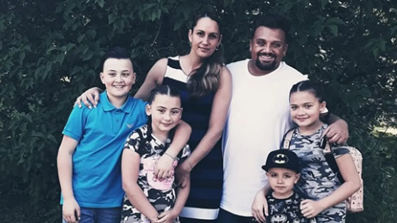 Menowin Fröhlich zeigt seine Kinder Menowin Fröhlich zeigt seine Kinder - Foto: Facebook/Menowin Fröhlich