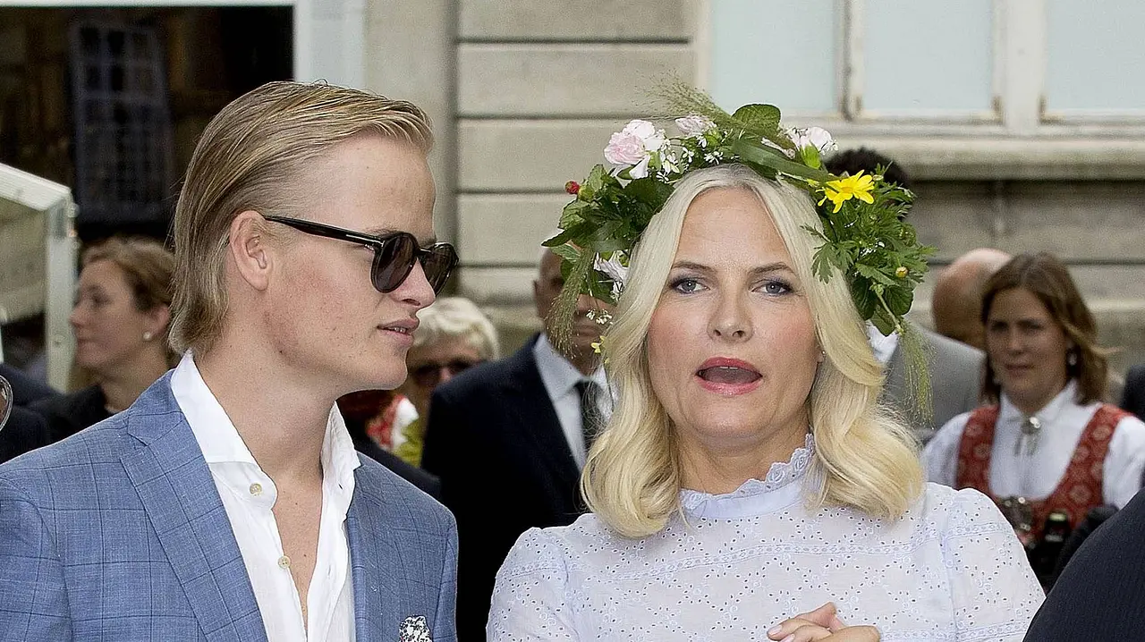 Mette-Marit und ihr Sohn Marius Mette-Marit und ihr Sohn Marius - Foto: IMAGO / PPE