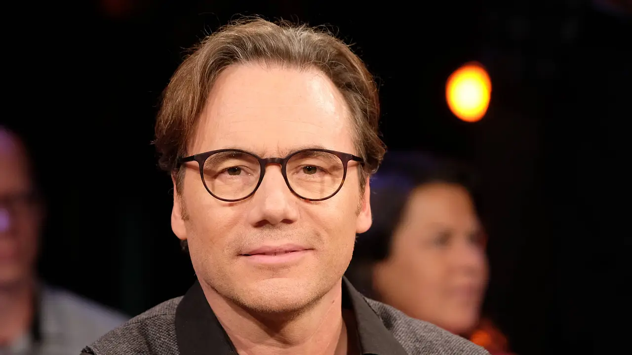 Michael Bully Herbig in Staffel 3 von "LOL: Last One Laughing" Michael Bully Herbig in Staffel 3 von LOL: Last One Laughing - Foto: IMAGO / Stephan Wallocha