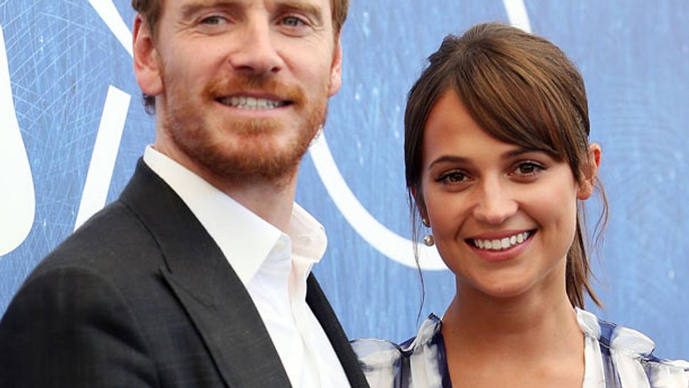 Michael Fassbender und Alicia Vikander sind total verknallt - Foto: Getty Images