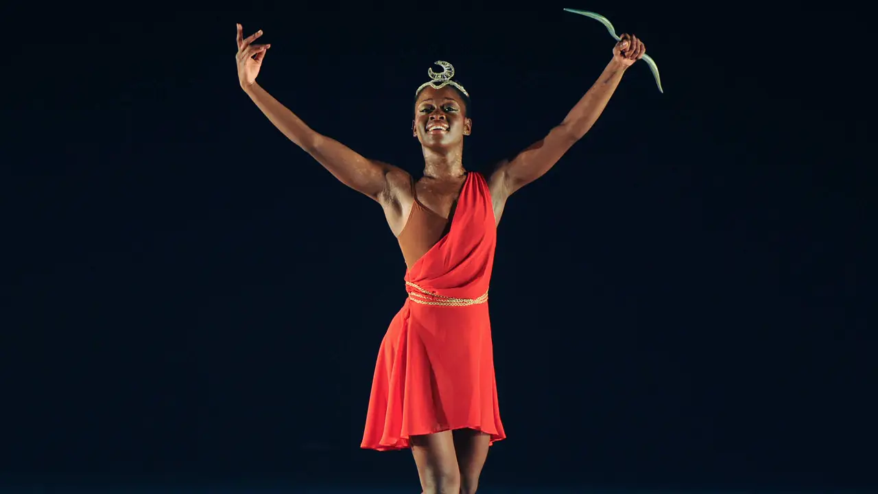 Michaela DePrince Michael DePrince in Pose auf der Bühne - Foto: Richard Wareham / IMAGO