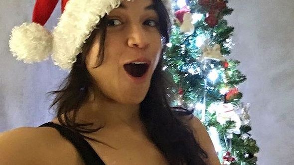Michelle Rodriguez: Haarige & herzliche Weihnachtsgrüße - Foto: Facebook / Michelle Rodriguez