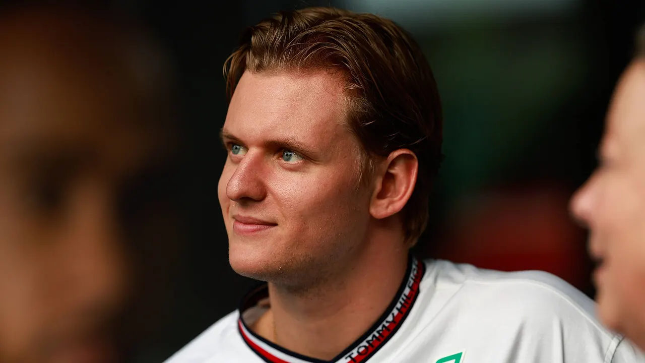 Mick Schumacher Mick Schumacher - Foto: IMAGO / PanoramiC