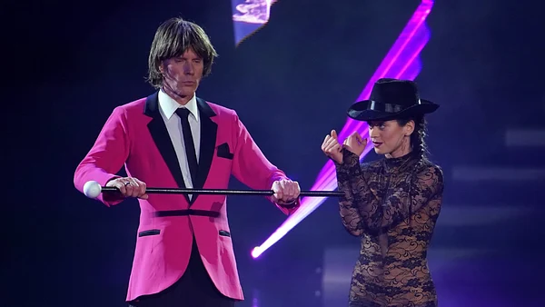 Mickie Krause und Malika Dzumaev.