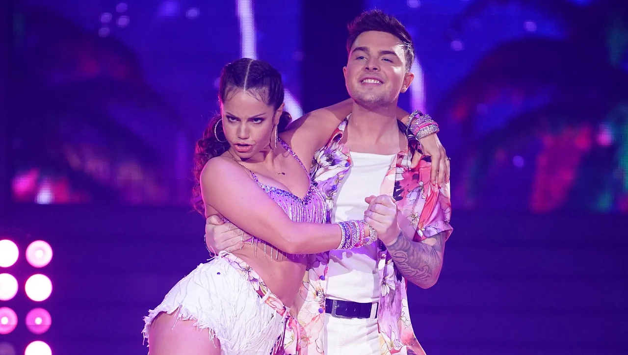 Christina Luft und Mike Singer Christina Luft und Mike Singer - Foto: RTL/ Stefan Gregorowius