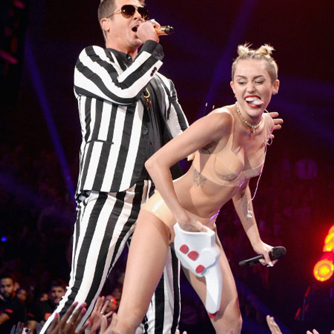 Miley Cyrus und Robin Thicke bei den VMAs