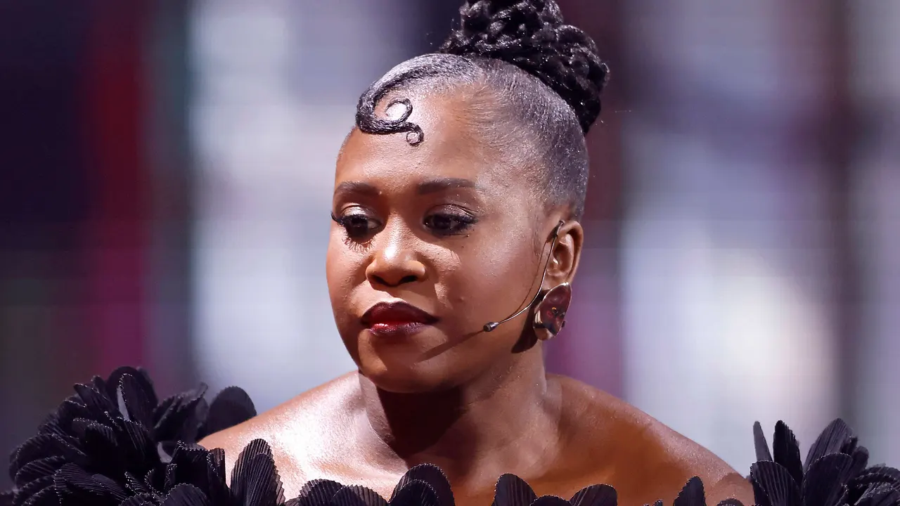 Motsi Mabuse will auswandern! Motsi Mabuse will auswandern! - Foto: IMAGO / Panama Pictures