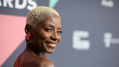 Nikeata Thompson mit ihrem gewagten Kleid