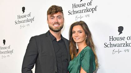 Niko Griesert mit Freundin Michele de Roos beim Grand Opening des House of Schwarzkopf in der Rosenthaler Stra�e 36. Ber - Foto: imago images/Future Image