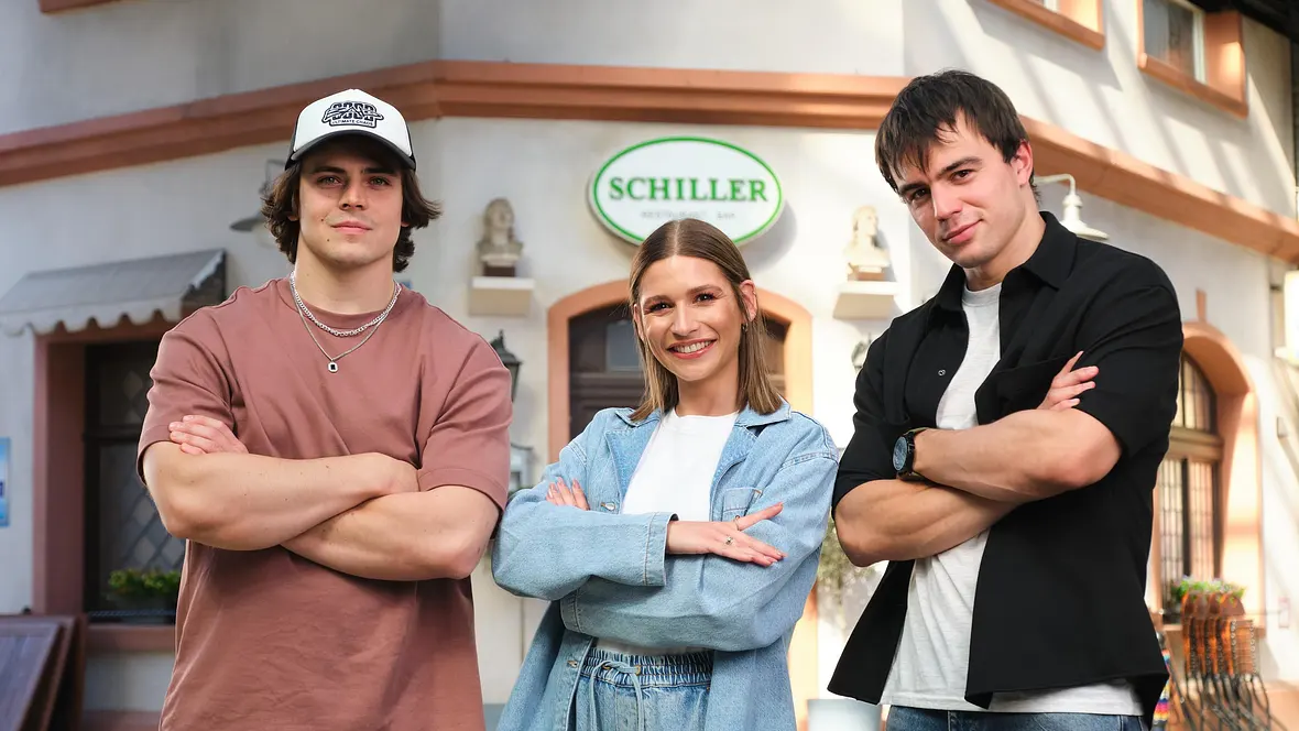 Nikolaus Lessky (l.), Jana Wosnitza und Luis Moll