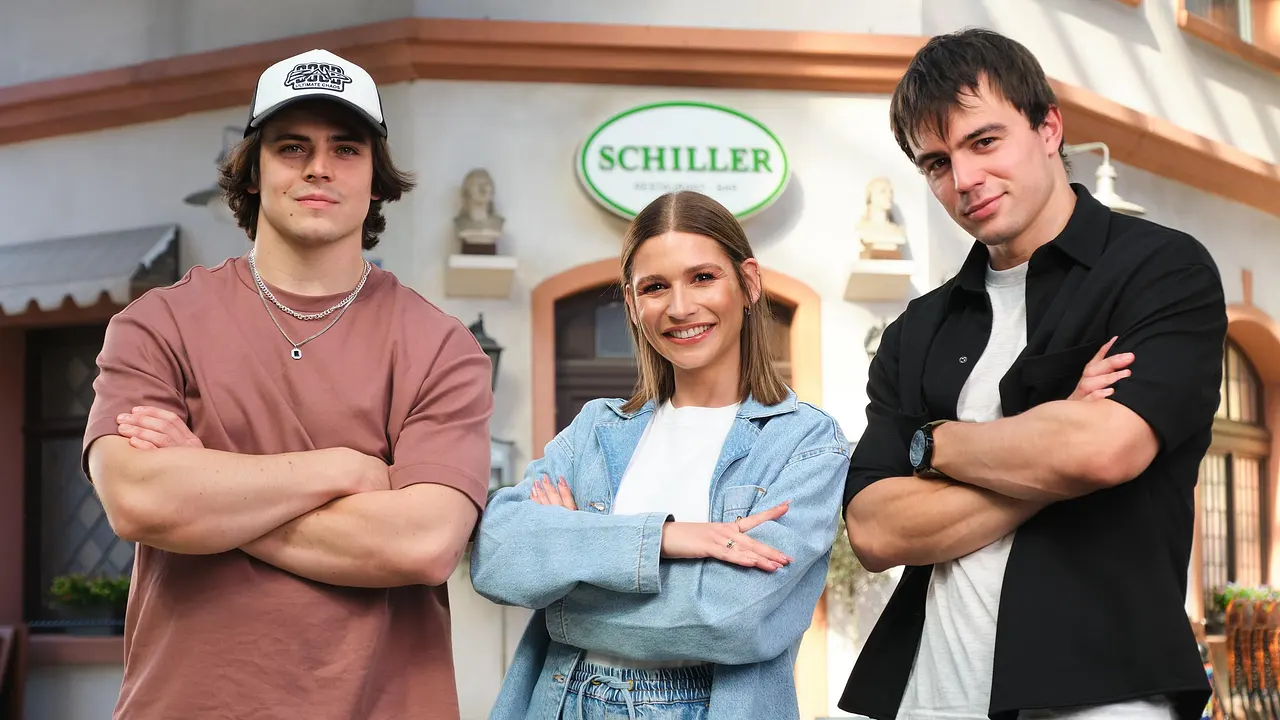 Nikolaus Lessky, Jana Wosnitza und Luis Moll Nikolaus Lessky (l.), Jana Wosnitza und Luis Moll - Foto: RTL / Stefan Behrens