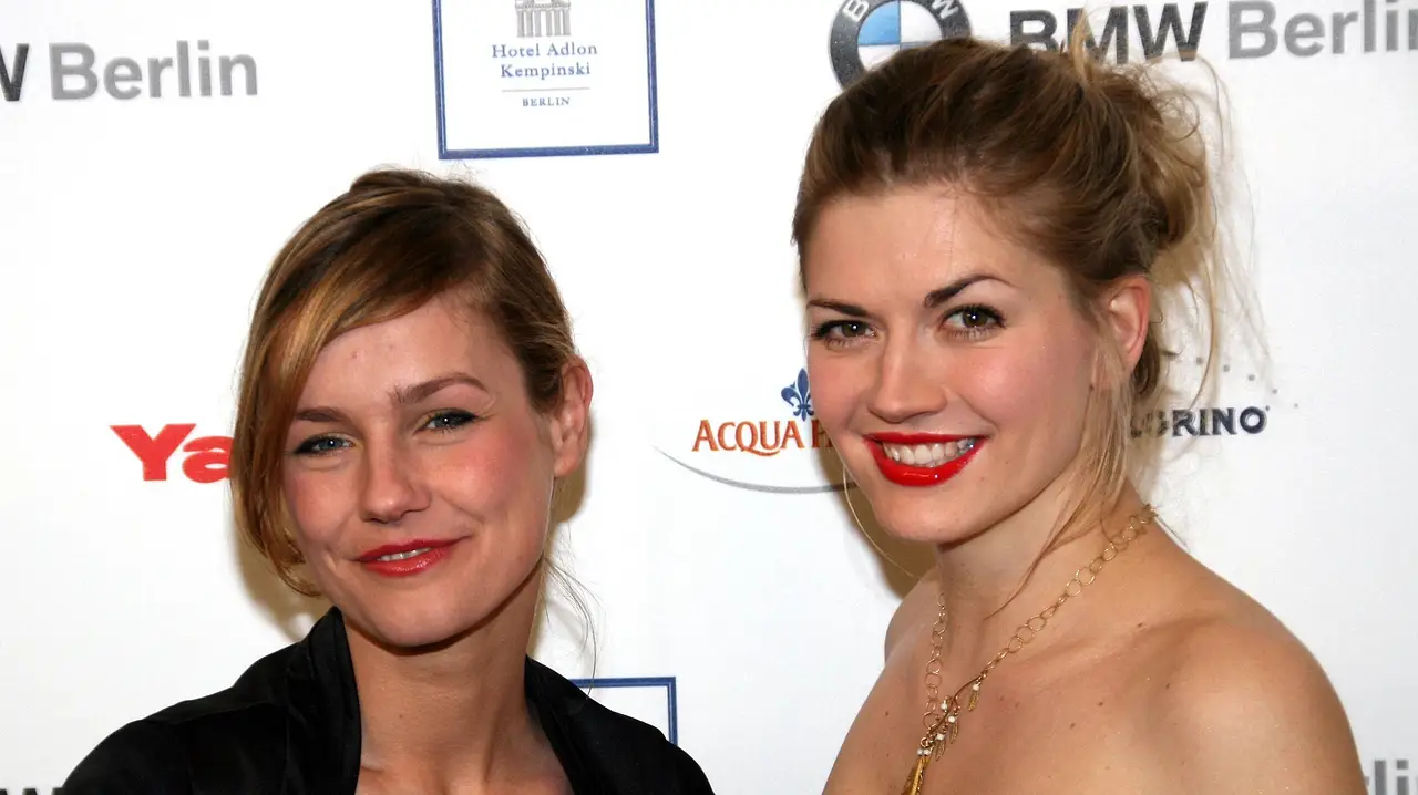 Nina Bott und Rhea Harder-Vennewald Nina Bott und Rhea Harder-Vennewald - Foto: IMAGO/ POP-EYE