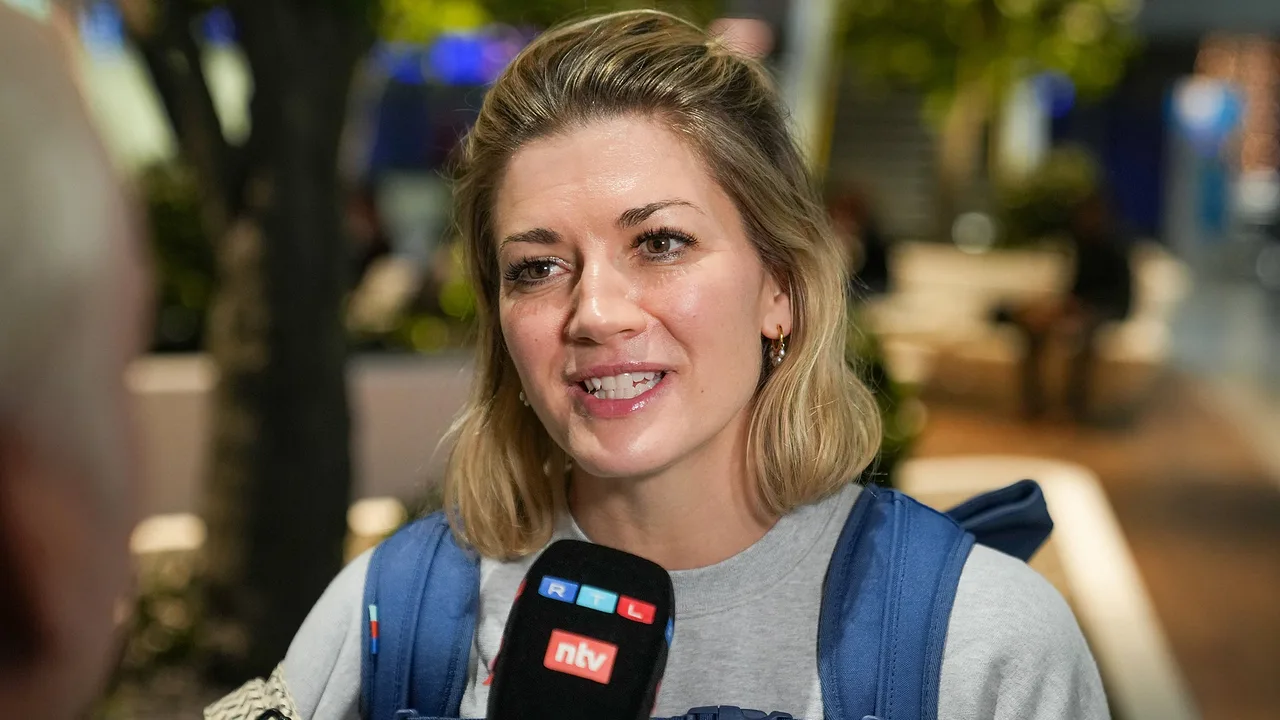 Nina Bott Nina Bott - Foto: IMAGO / BOBO