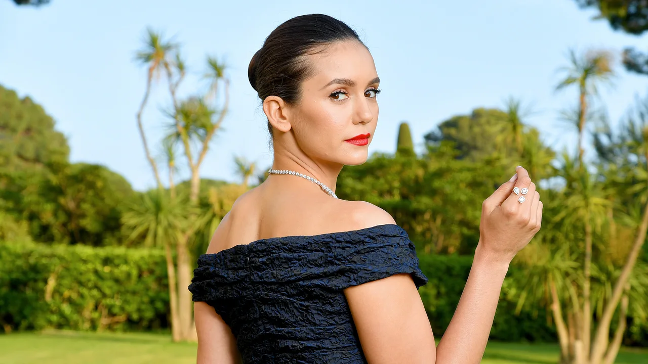 Nina Dobrev