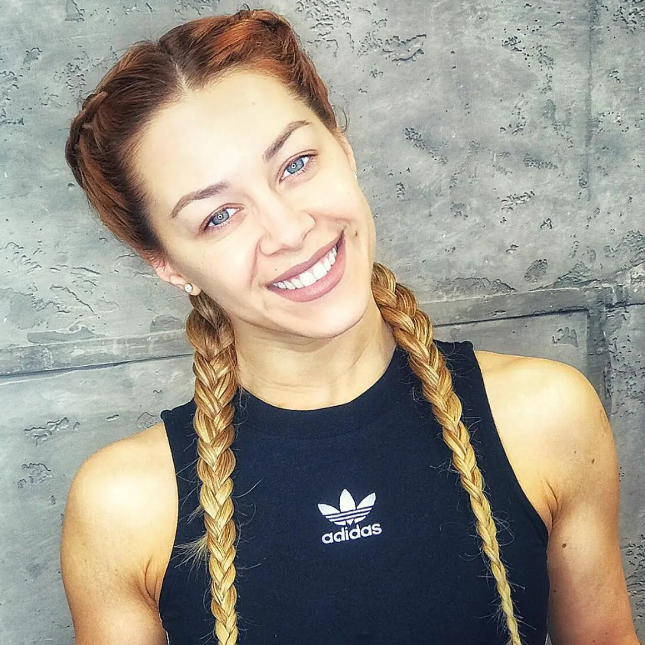 Oana Nechiti ist jetzt blond Oana Nechiti ist jetzt blond - Foto: Instagram/@oana_nechiti