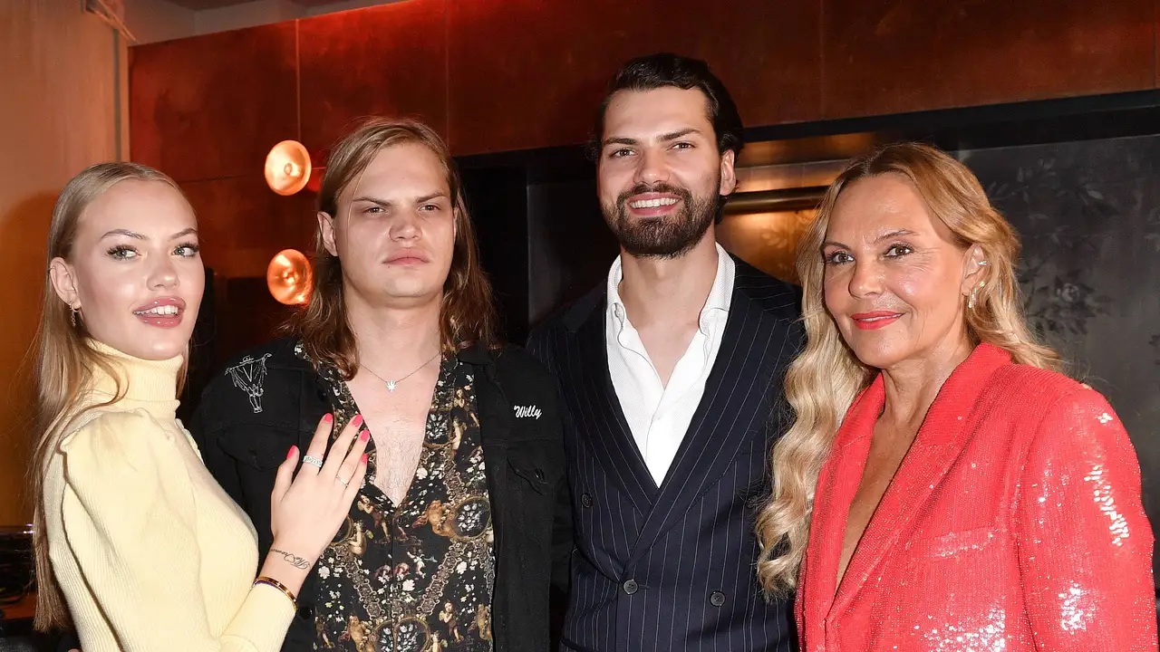 Familie Ochsenknecht mit Cheyenne, Wilson, Jimi und Natascha Familie Ochsenknecht mit Cheyenne, Wilson, Jimi und Natascha - Foto: imago images / Future Image