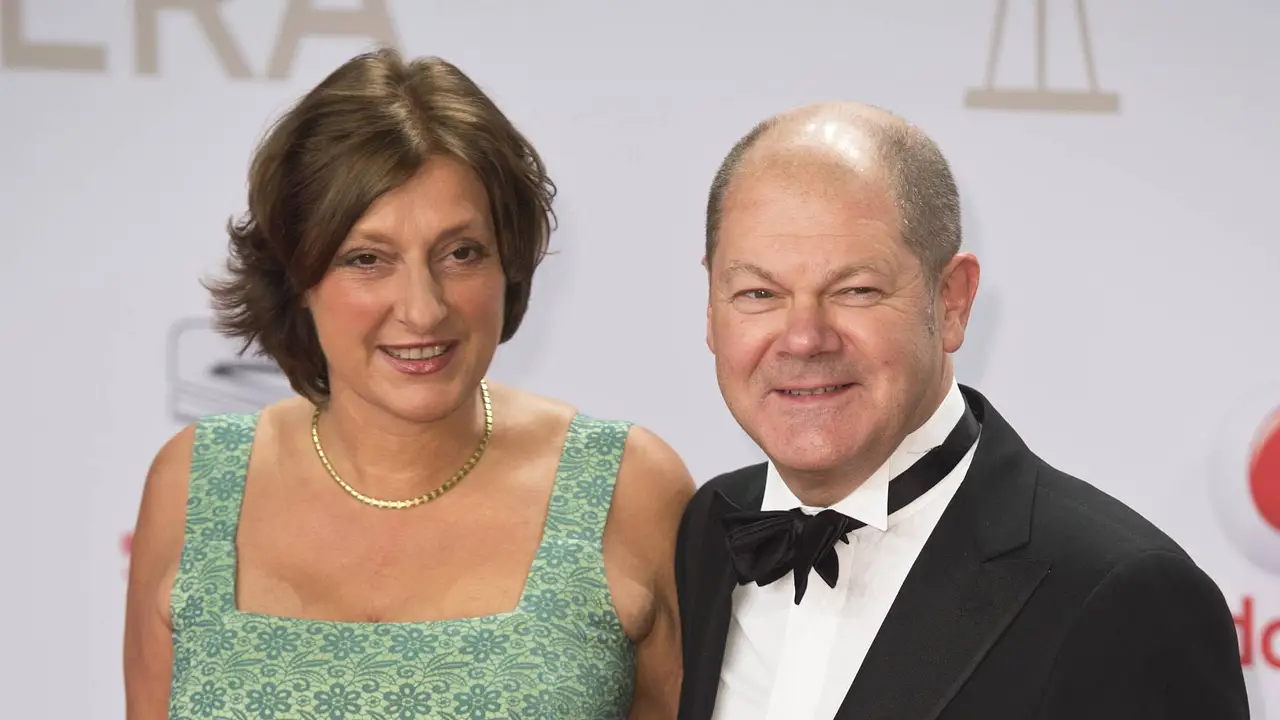 Olaf Scholz und seine Frau Britta Ernst Olaf Scholz und seine Frau Britta Ernst - Foto: IMAGO / Sven Simon