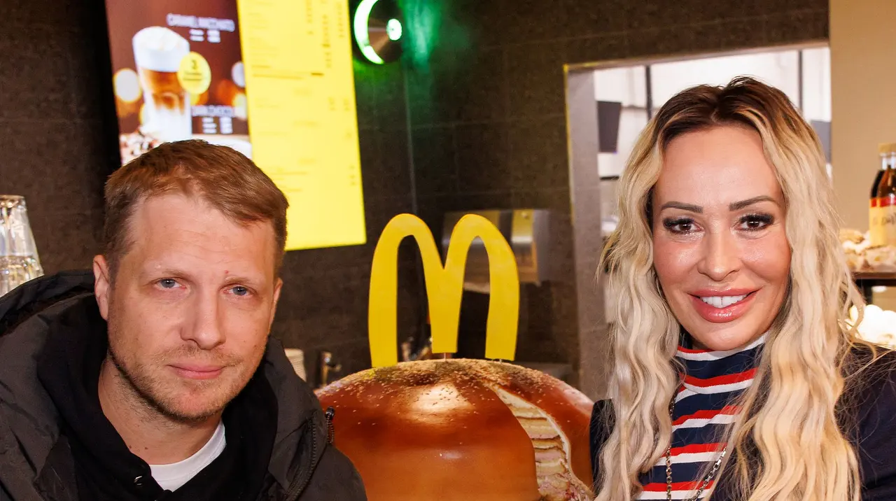 Oliver Pocher und Cora Schumacher Oliver Pocher und Cora Schumacher - Foto: Joshua Sammer/Getty Images