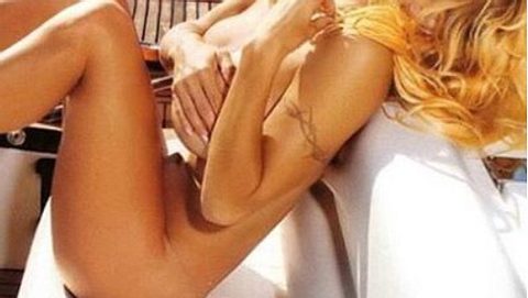 Pamela Anderson zeigt sich nackt und happy - Foto: Instagram/ Pamela Anderson