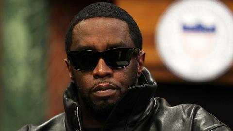 Rapper P.Diddy mit Sonnenbrille und schwarzer Jacke - Foto: Shareif Ziyadat/Getty Images